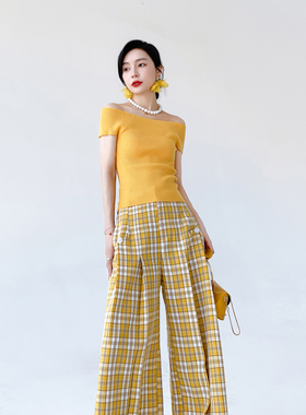 AKSAYA高级感时尚洋气一字肩针织T恤设计感黄色露肩上衣女夏季