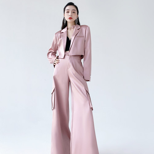 高级时髦洋气时尚套装短款西装女