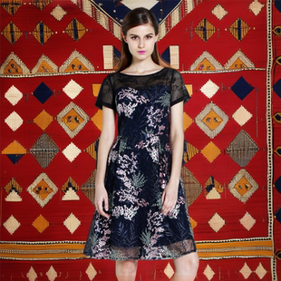 伯妮斯茵春夏新品 连衣裙2S6541 网格绣花短袖