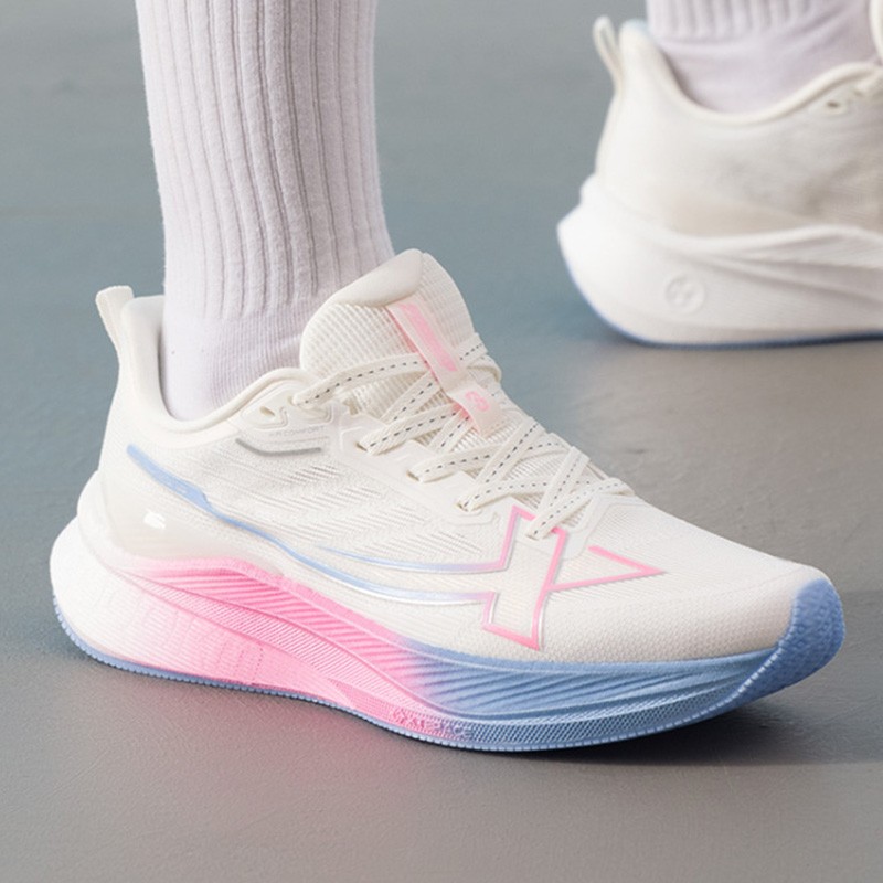 正品特步女鞋 两千公里3.0 三代轻便缓震跑步鞋2000km 马拉松跑鞋