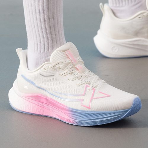 正品特步女鞋 两千公里3.0 三代轻便缓震跑步鞋2000km 马拉松跑鞋