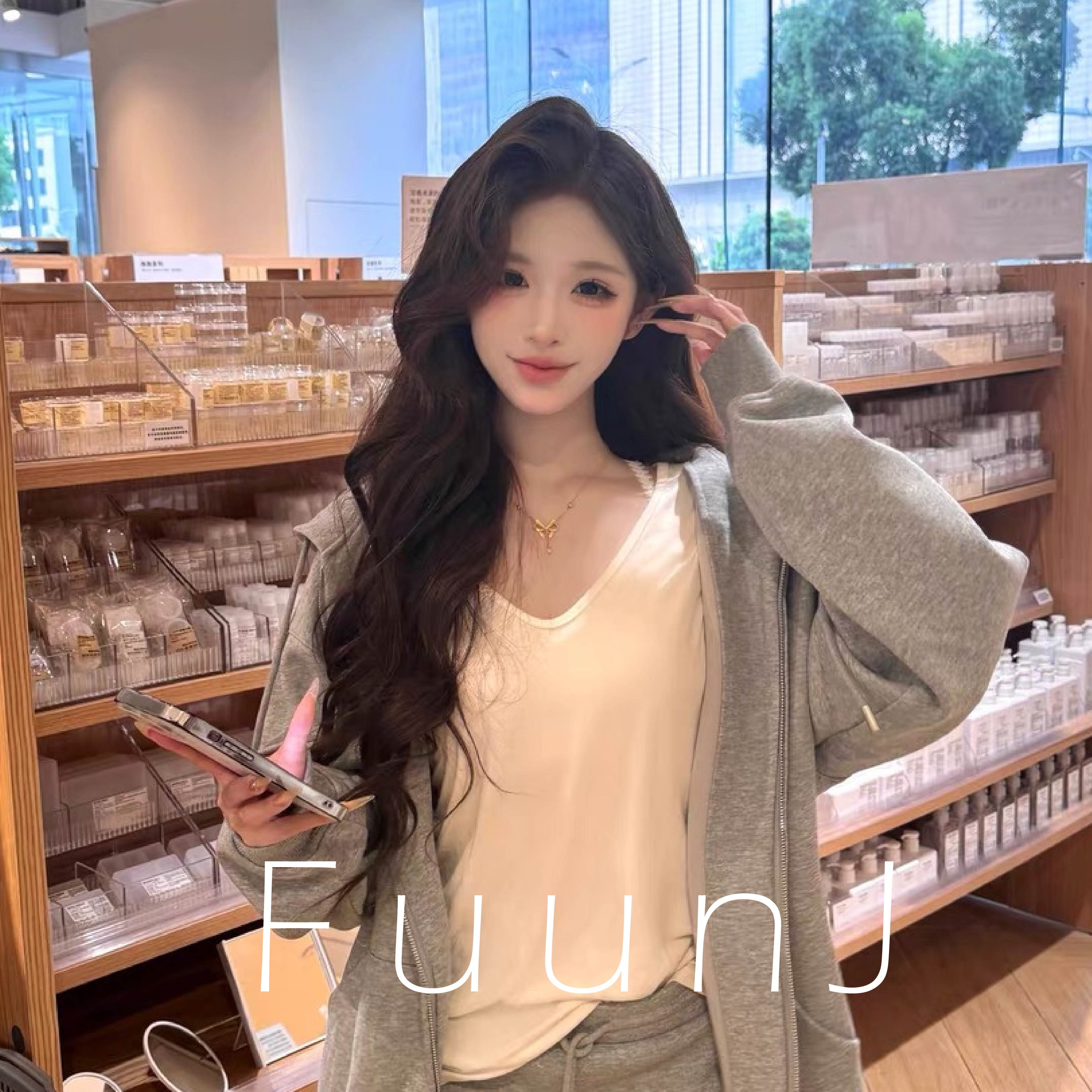 FuunJ稚气甜心慵懒风灰色连帽休闲卫衣套装女高腰短裤两件套方几