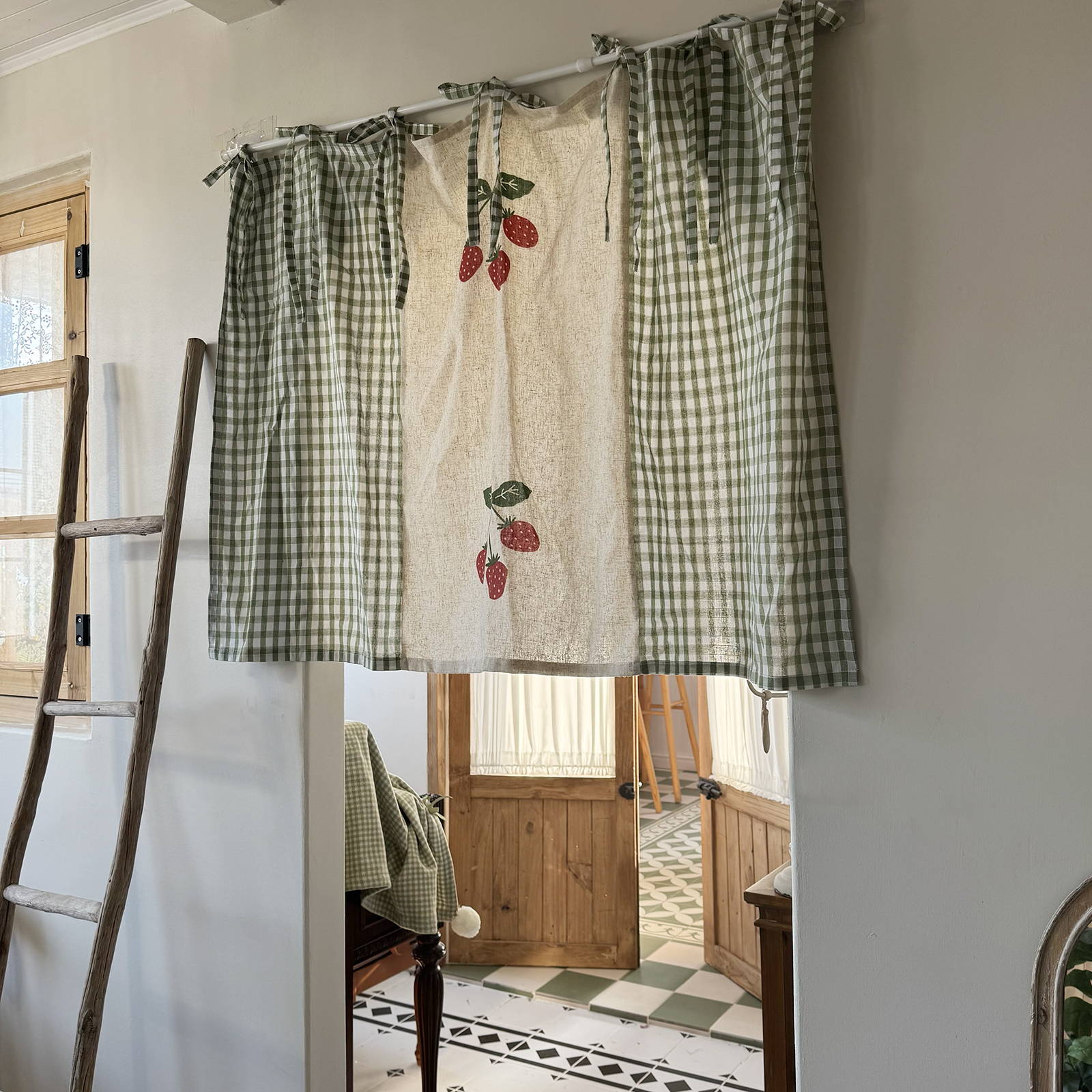 绿格草莓美式半帘系带免打孔