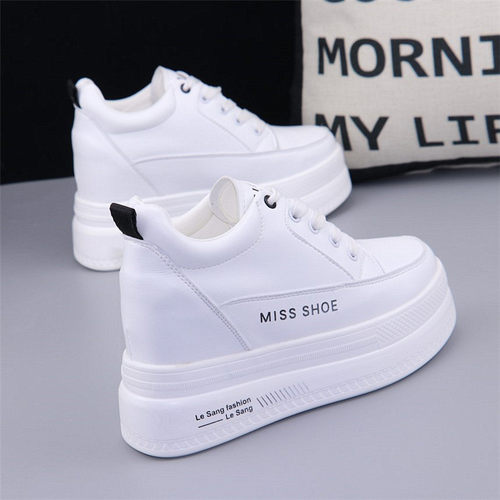 百搭秋季爆款10cm显瘦休闲小白鞋