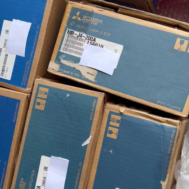 三菱MR-J4-200A伺服驱动器