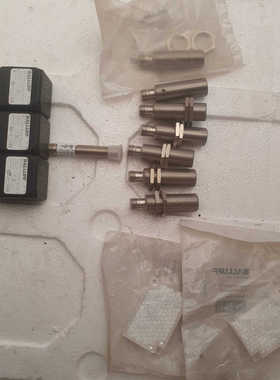 巴鲁夫接近开关光电开关黑色的三个500，上面的那些500需要