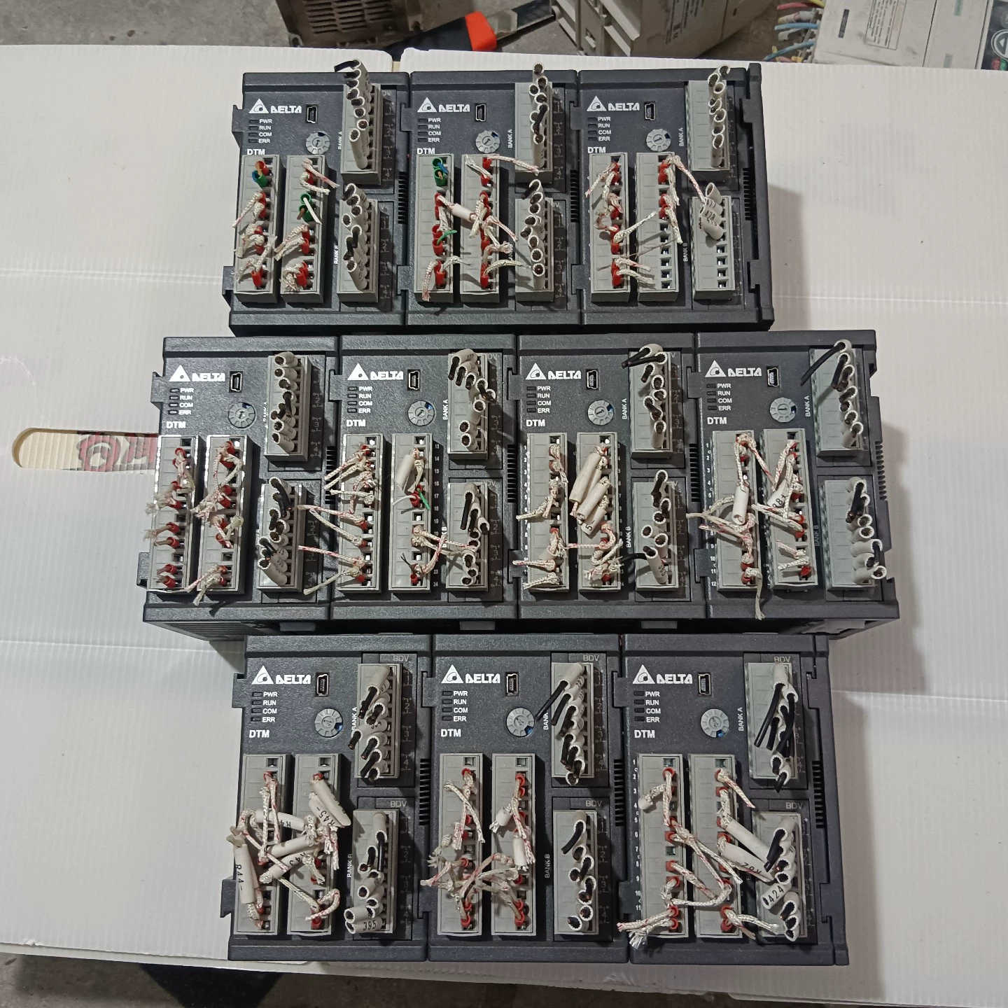 台达温控器DTMN08实物图片原装二手拆机，成色新 功能包好