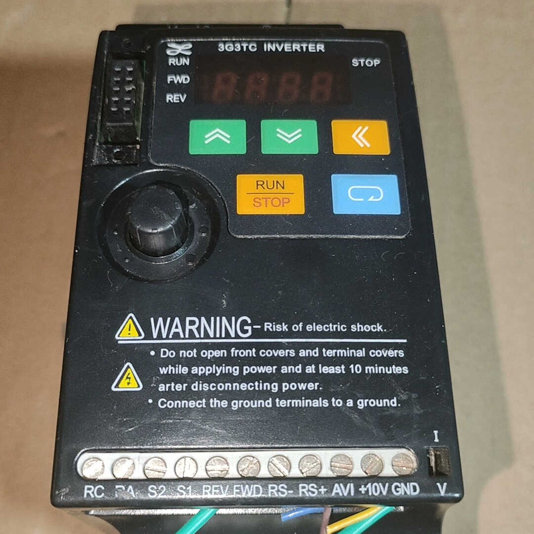 拆机变频器，九点五成新，型号3G3TC-AB004，0