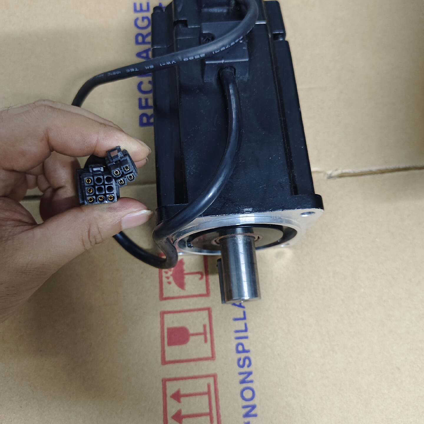 电机BCH0802O32A1C，750W。成色可以，如