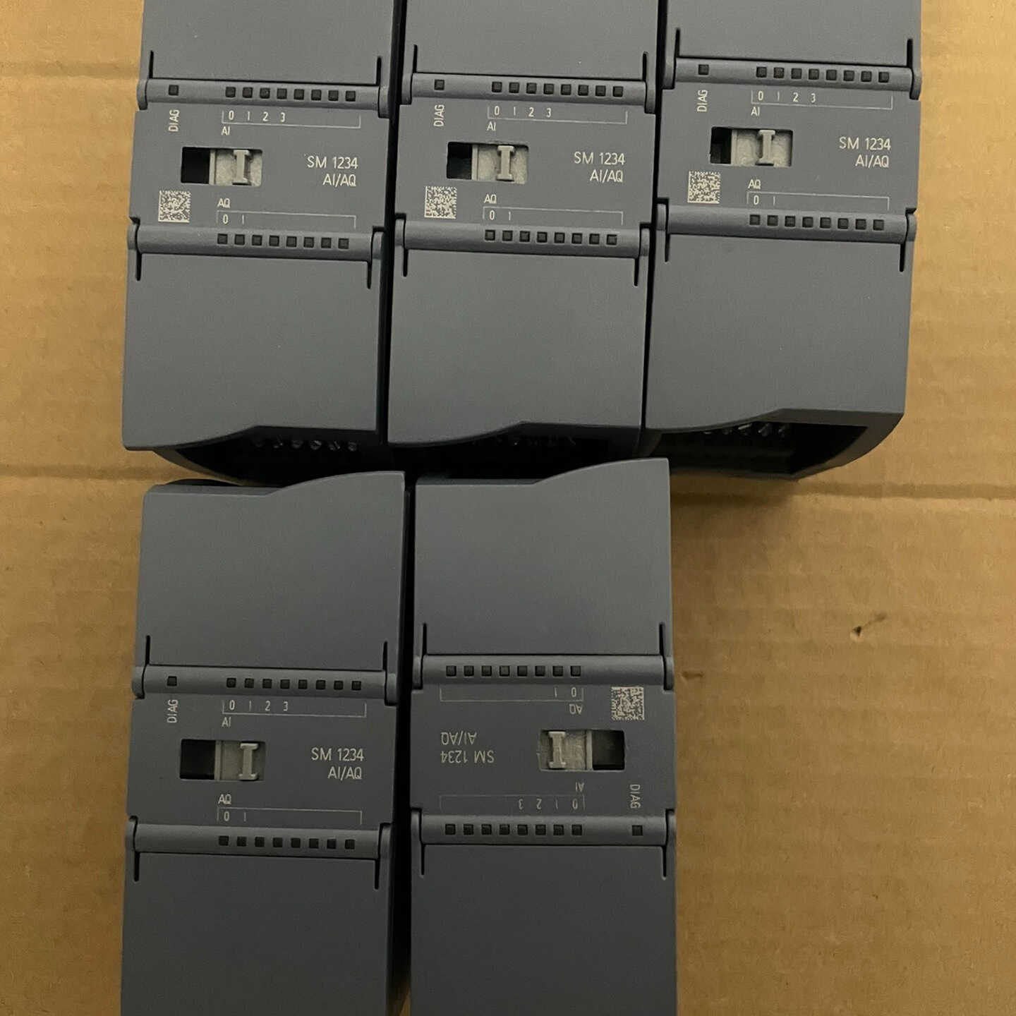 S7-1200 234-4HE32-0XB0，实图拍摄