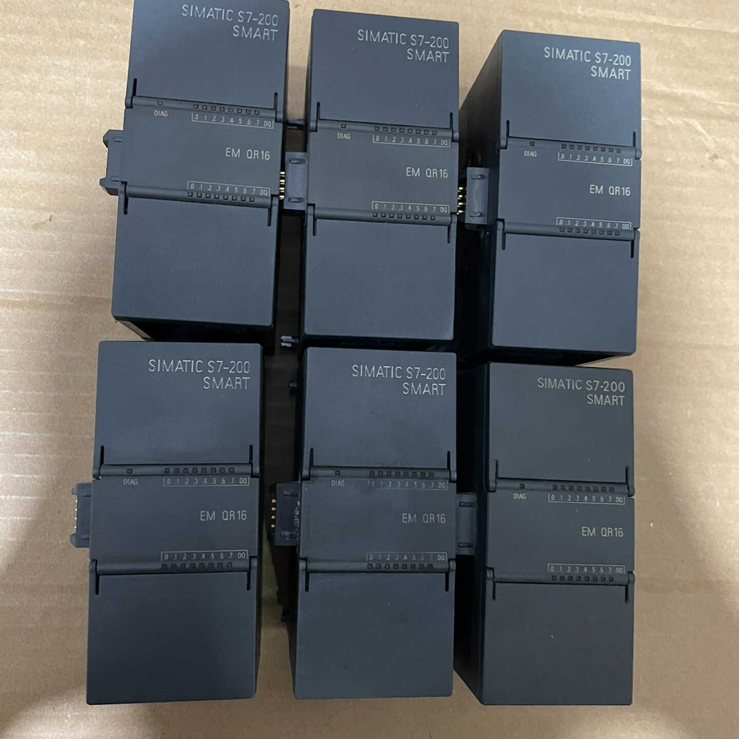 S7-200SMART 288-2QR16-0AA0，