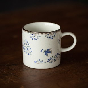 同合日本进口花间燕舞陶瓷马克杯手工日式泡茶杯釉下彩咖啡杯水杯