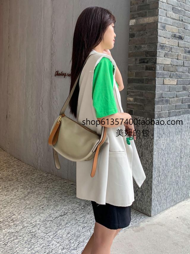 2022新款女包头层牛皮新月包单肩斜跨包真皮韩系高质感饺子女包包