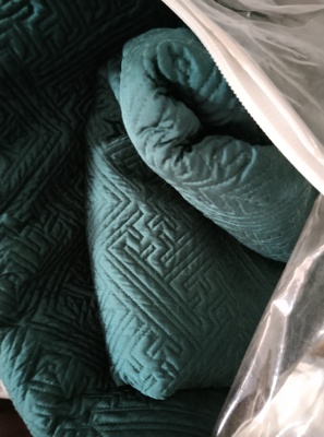 1.6*2.5zarahome墨绿色绗缝床盖海报款出口欧美