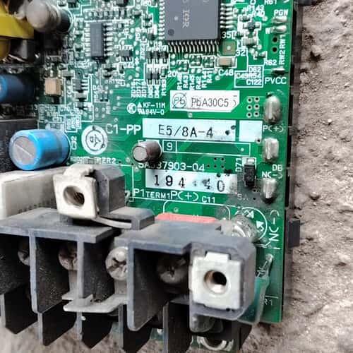 议价变频器C1-PP E5/8A-4电源驱动板SA53790可维修