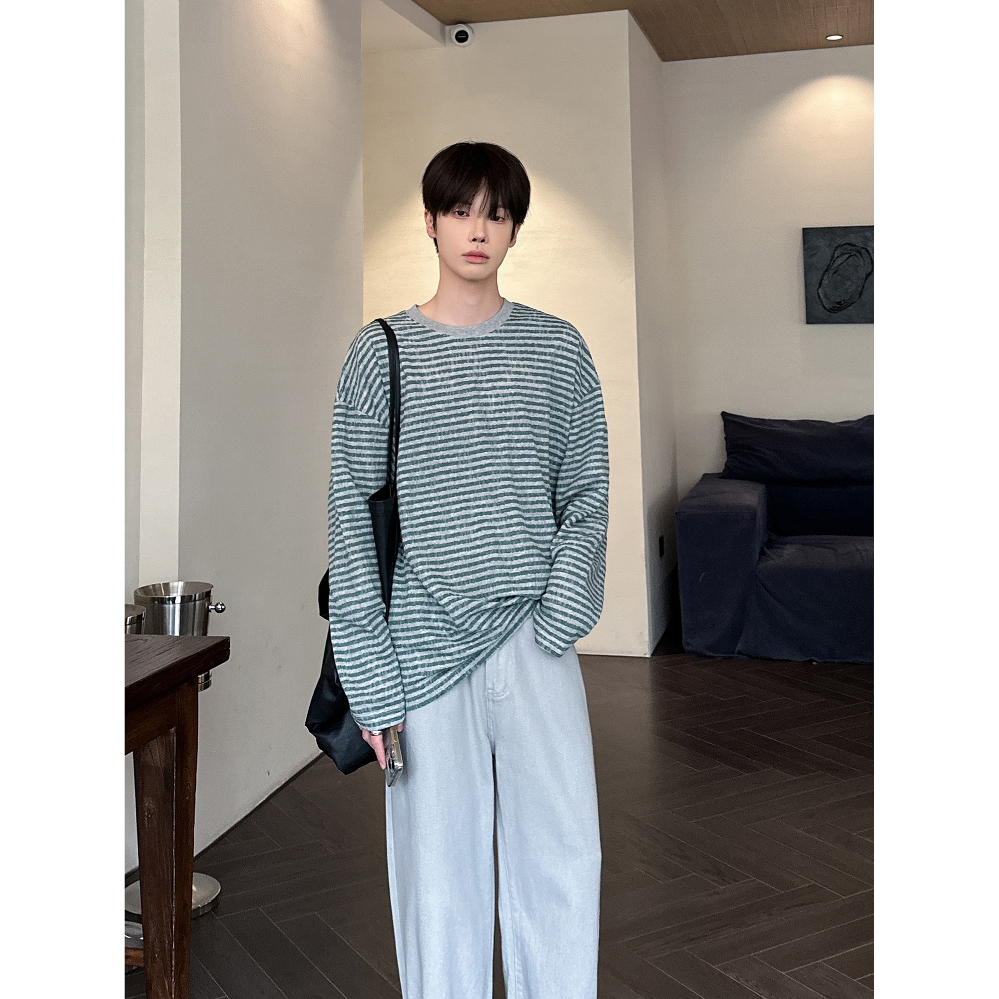 高林凡 真嘟很好看的韩系条纹男生镂空上衣拼接防晒T恤男慵懒风