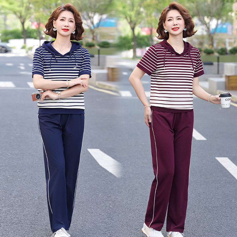 中年妈妈夏装短袖条纹上衣中老年运动套装女高贵卫衣小个子两件套