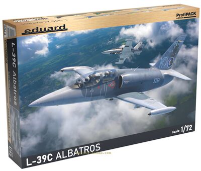 L39C高级教练机1/72塑料拼装模型