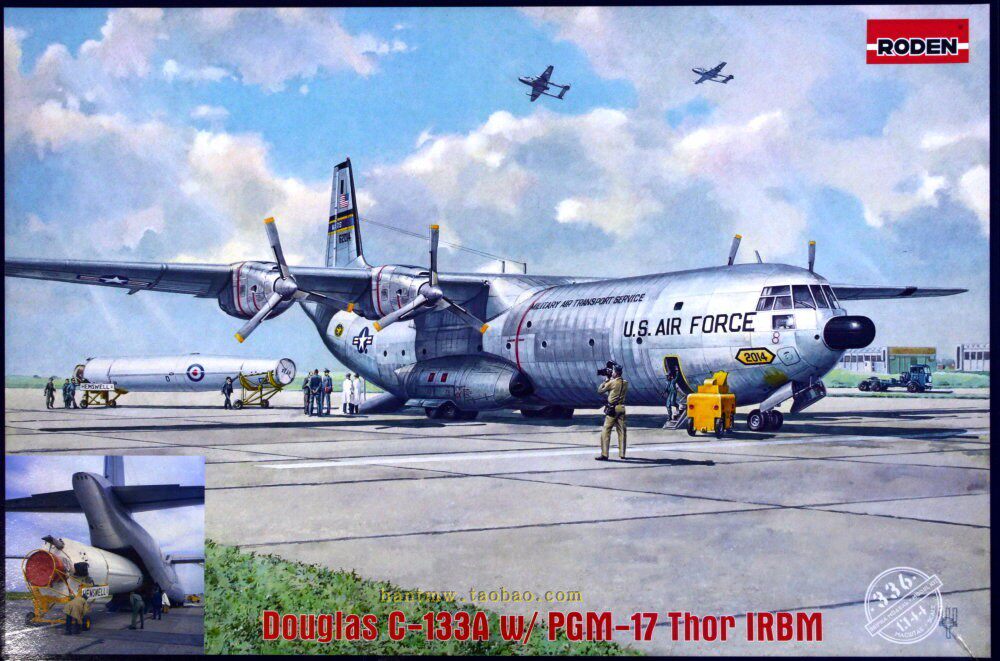 rn336道格拉斯c-133a运输机运载雷神pgmC17导弹1/144拼装模型