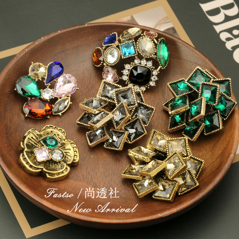 尚透社fastso大扣子高级感满满