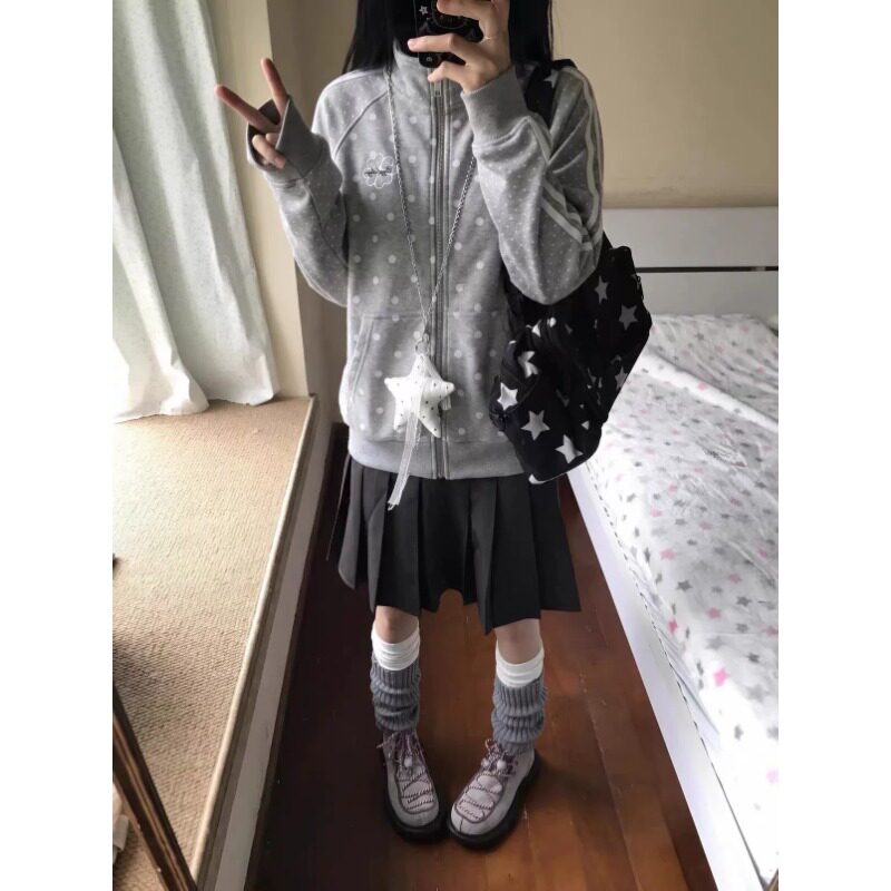 甜美减龄洋气波点立领拉链卫衣