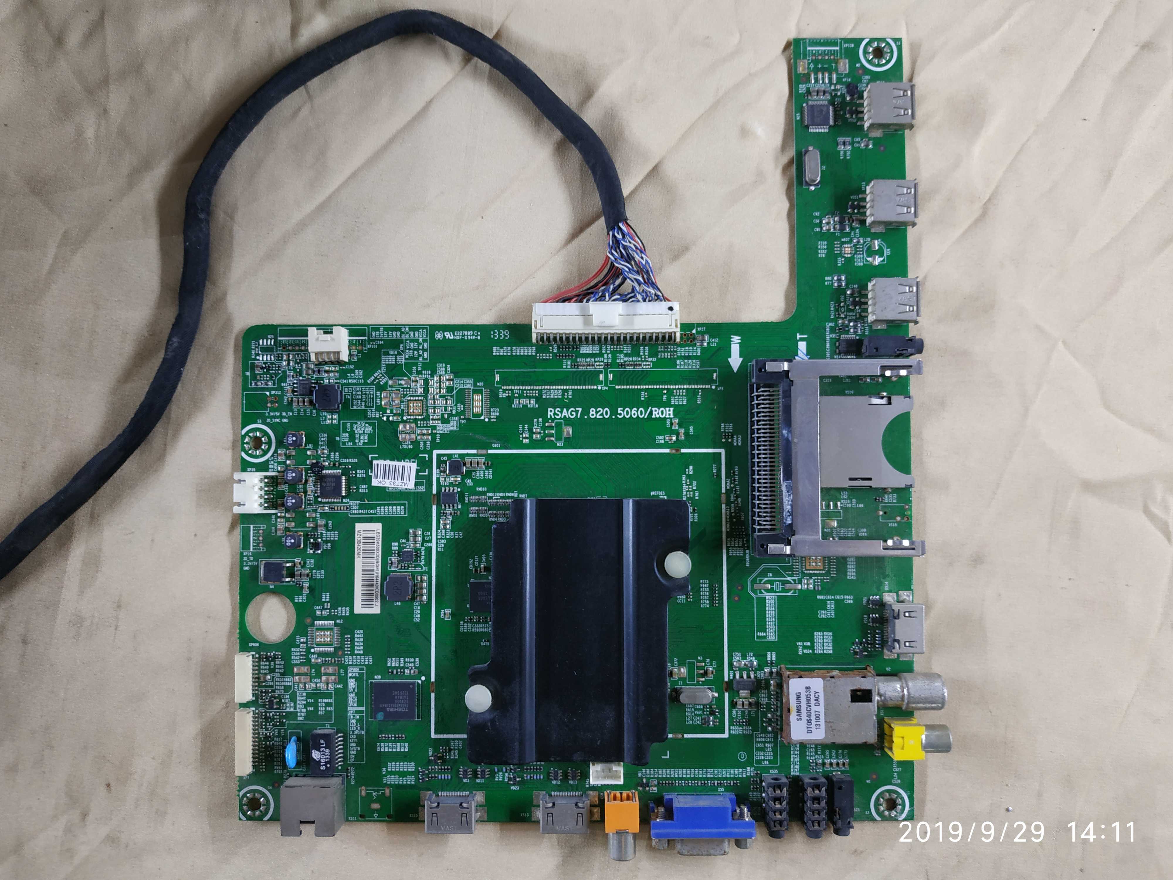 原装海信LED39K610X3D主板RSAG7.820.5060配屏T390HVN01实图