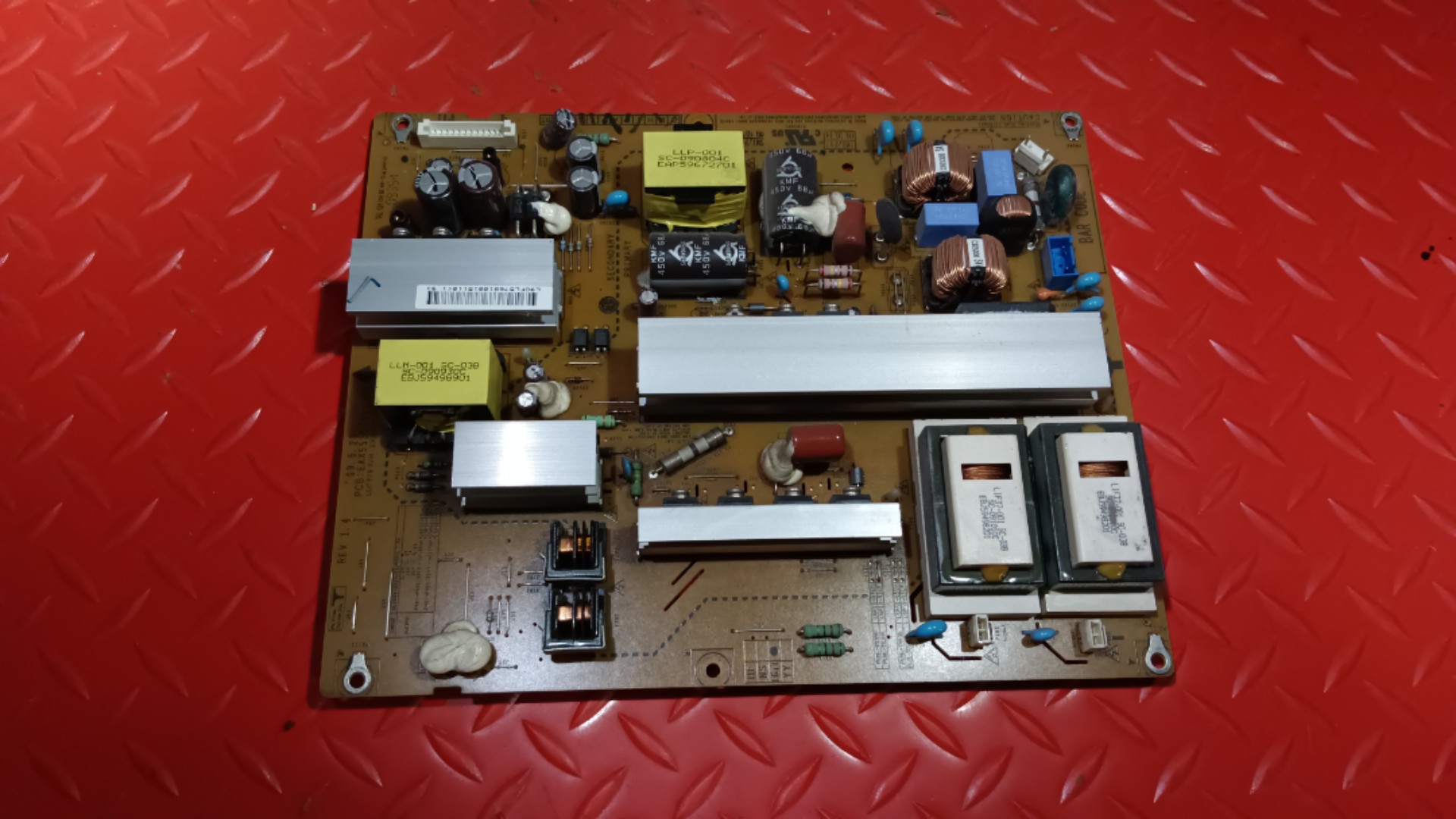 原装LG 37LH23UR-CA供电板 电源板EAX55357701/33 LGP37-09LF