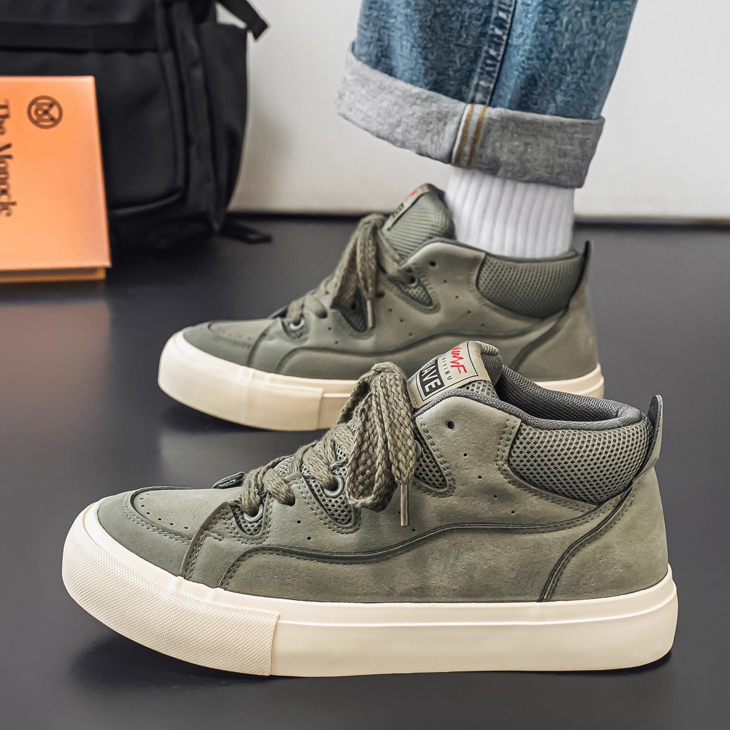 休闲百搭板鞋男款休闲复古青少年鞋2026新款春季鞋子男鞋百搭潮鞋,流行男鞋,休闲板鞋,淘宝优惠券,粉丝福利购,淘宝优惠卷