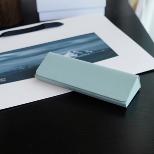 眼镜盒三角防抗压轻日系复古太阳眼睛墨镜子收纳包男女同款 眼镜盒