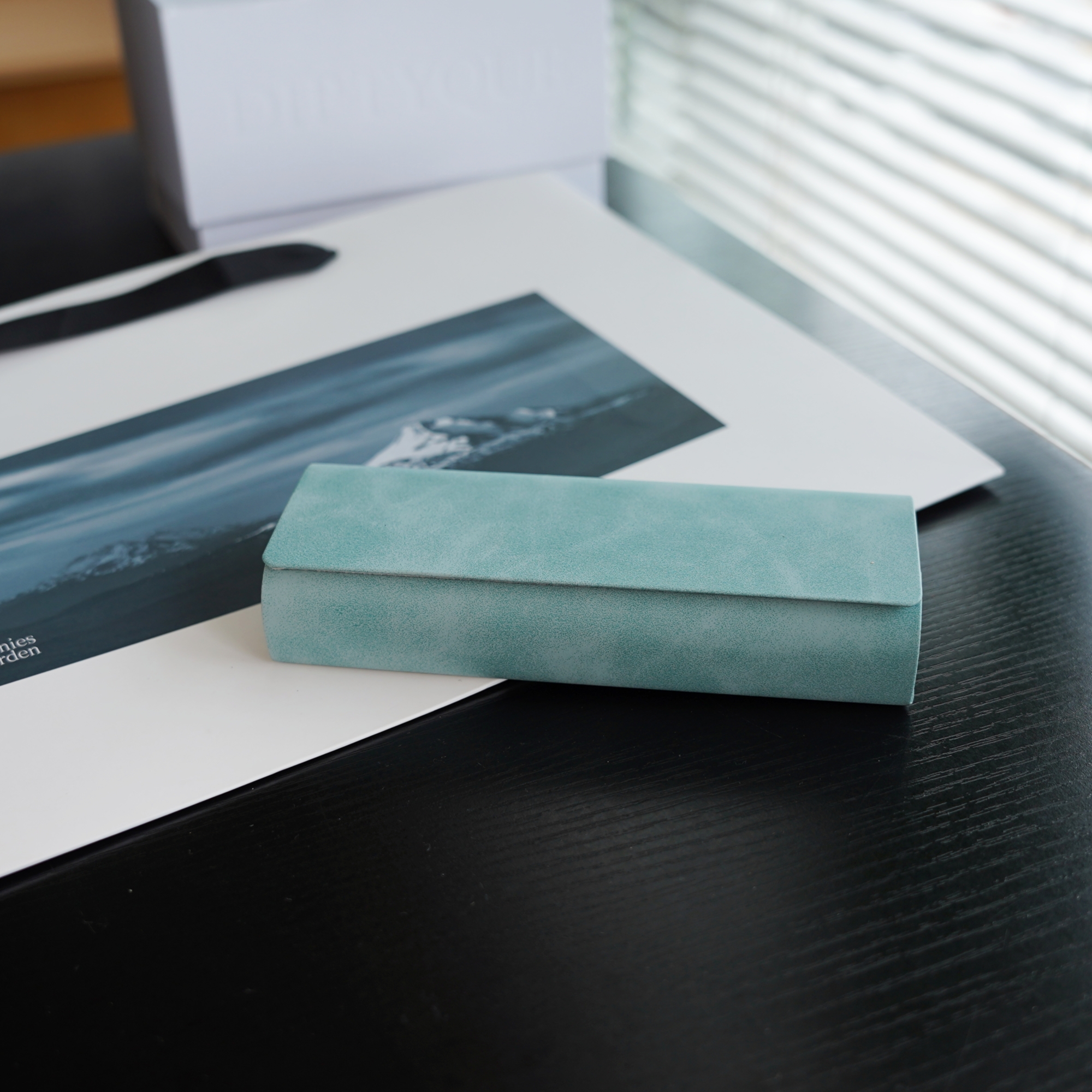 高级质感PU皮质眼镜盒