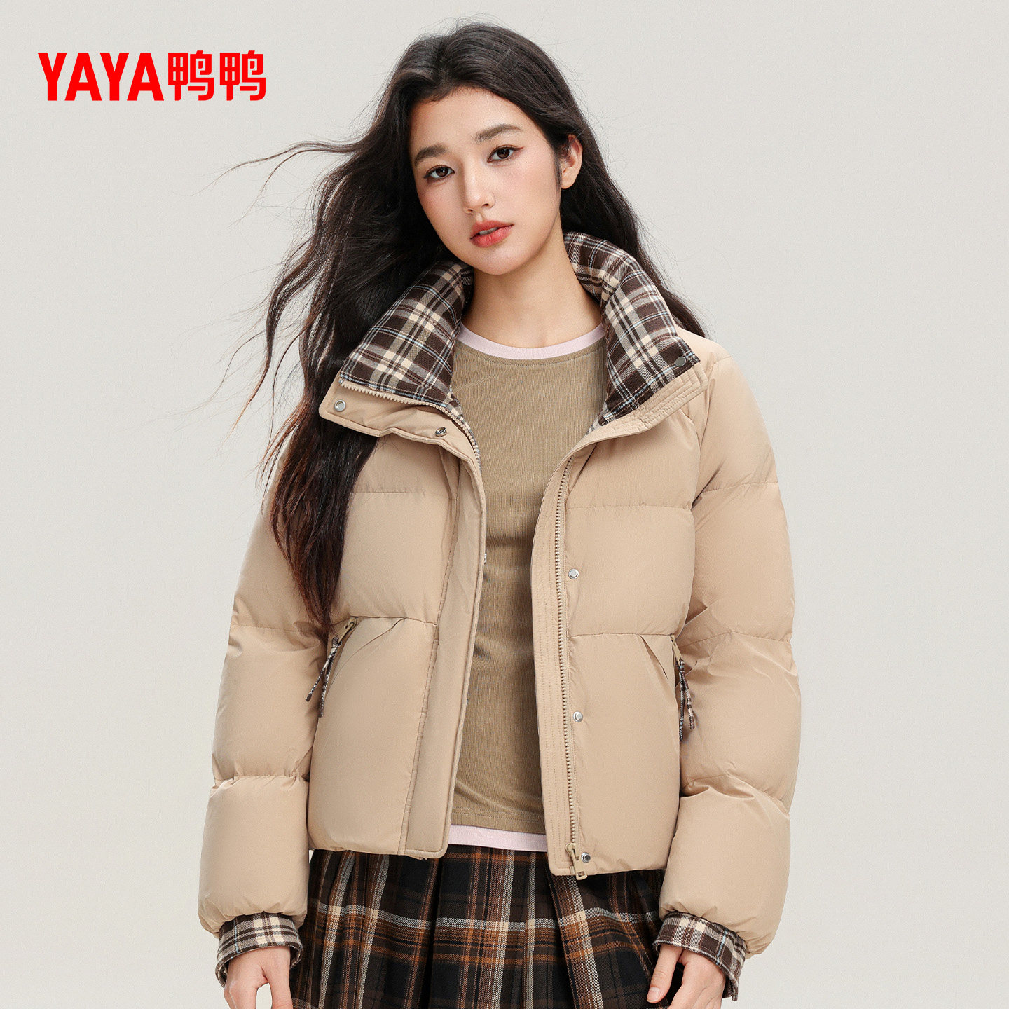 鸭鸭羽绒服2025年冬季女款新品上新潮流舒适休闲百搭保暖鸭绒外套