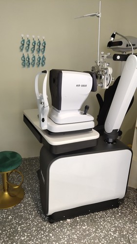 配眼镜验光深圳市龙岗龙城街道万科吉祥地铁站眼镜店专业验光配镜