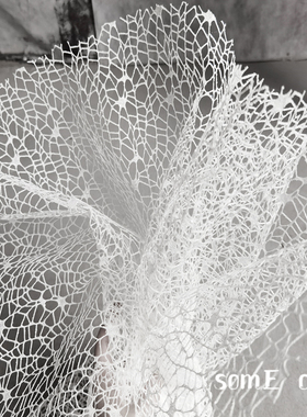 设计师面料白色肌理大网洞 毕业设计婚纱礼服面料 纹理造型硬网纱