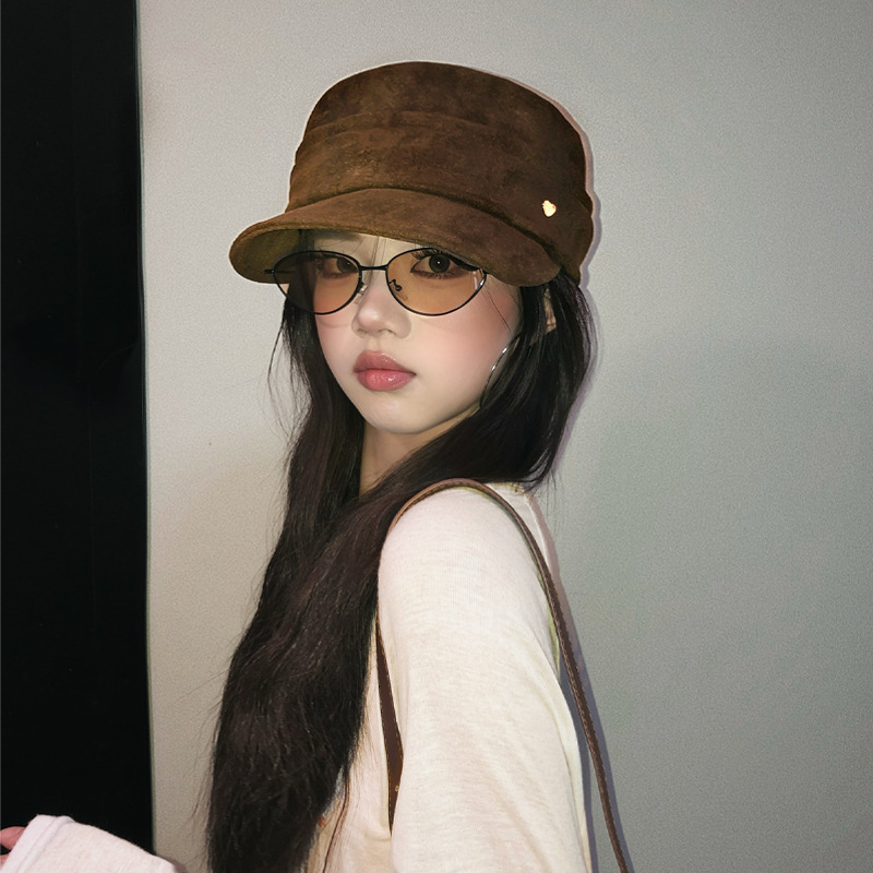 麂皮绒咖色平顶马术帽女春秋2025新款复古做旧休闲报童帽贝雷帽子