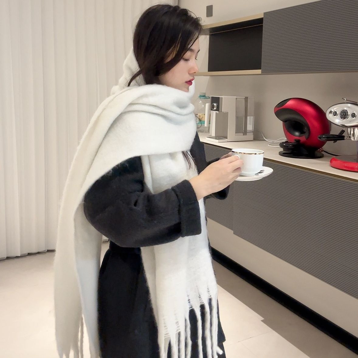 新款软糯马海毛纯色围巾女冬季百搭加厚仿羊绒披肩韩版保暖围脖潮