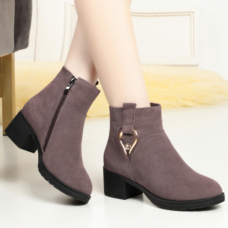 真皮磨砂短靴女妈妈靴子软底粗跟