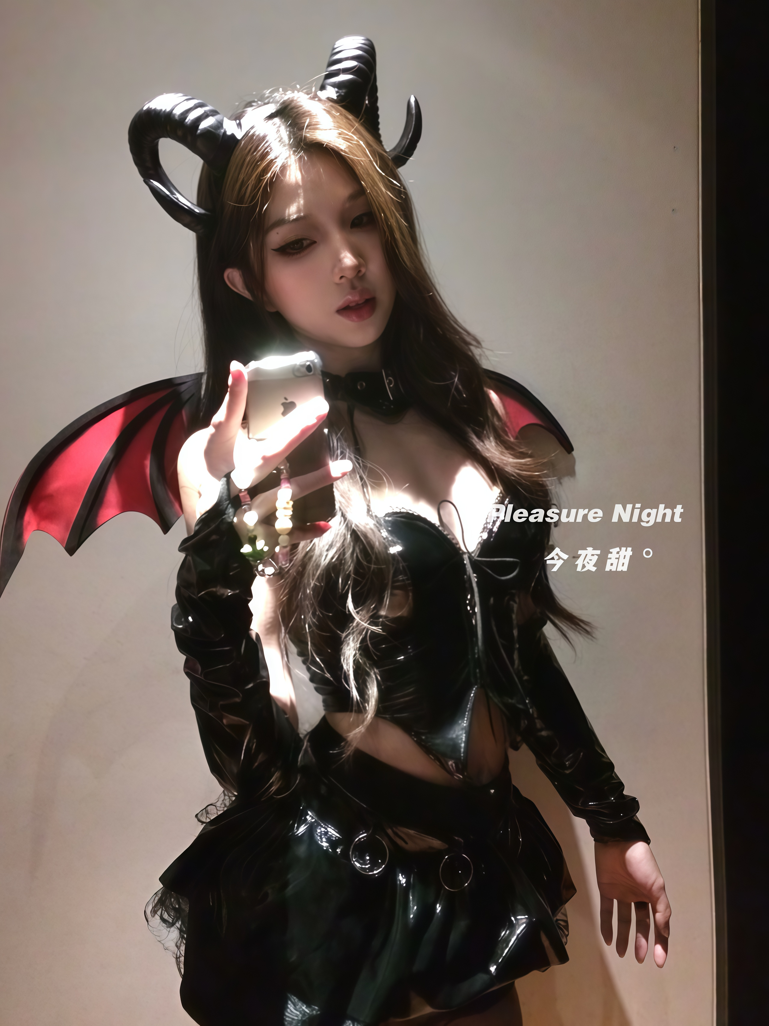 黑翼天使*性感漆皮挂脖绑带短裙套装魅魔cos制服女装辣妹qqny内衣