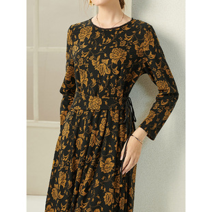 新款复古连衣裙新款打底裙修身中长款花裙子长袖显瘦冬裙气质长裙