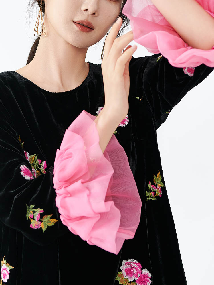 品牌丝绒连衣裙秋新款真丝刺绣中长款宽松小黑裙复古别致胖MM大码