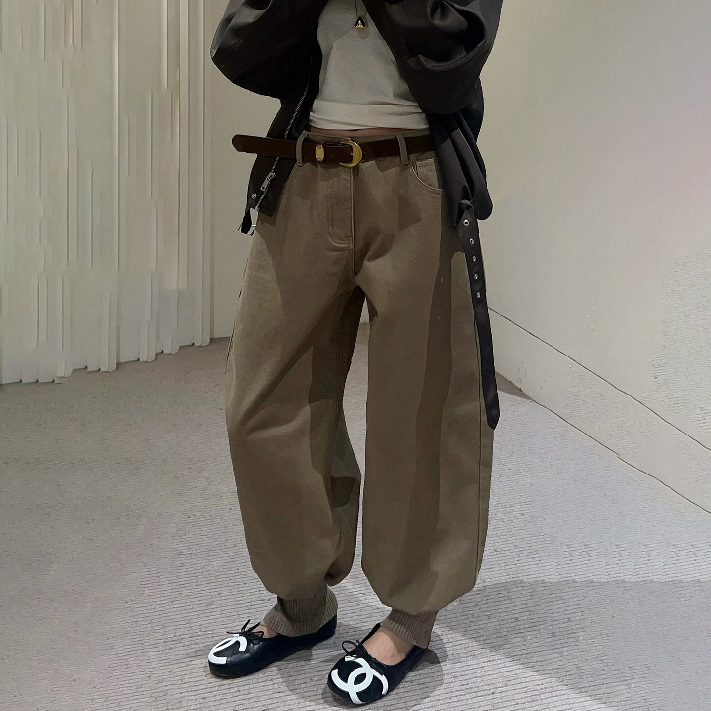 欧洲站牛仔束脚裤女2026年秋冬新款宽松显瘦休闲牛仔裤长裤高腰潮