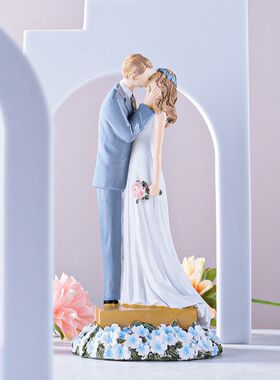 仿木刻人物树脂工艺品结婚礼物美式情侣婚礼蛋糕客厅桌面酒柜摆件