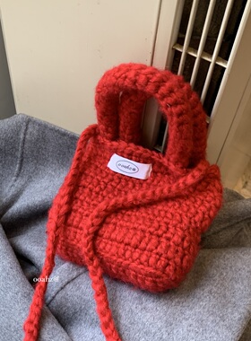 0糖0卡:luck红~韩国手工编织手提毛线包 ooahz自制百搭斜挎手机包