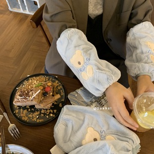 熊熊讲卫生~秋冬成人加厚玉兔绒套袖 可爱袖头办公羽绒服防脏护袖