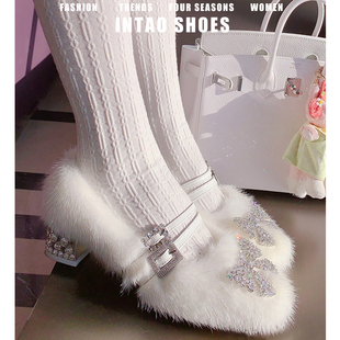 法式方头毛绒玛丽珍单鞋女粗跟2025冬季新款蝴蝶结白色加绒高跟鞋
