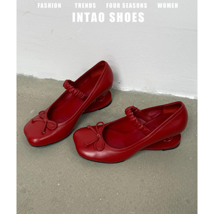 法式高级感玛丽珍高跟鞋女2026年春季新款褶皱一字带坡跟红色单鞋