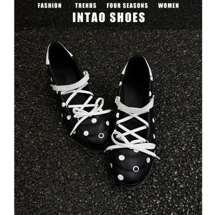 小众黑色波点系带单鞋女粗跟2026春季新款圆头魔术贴玛丽珍高跟鞋