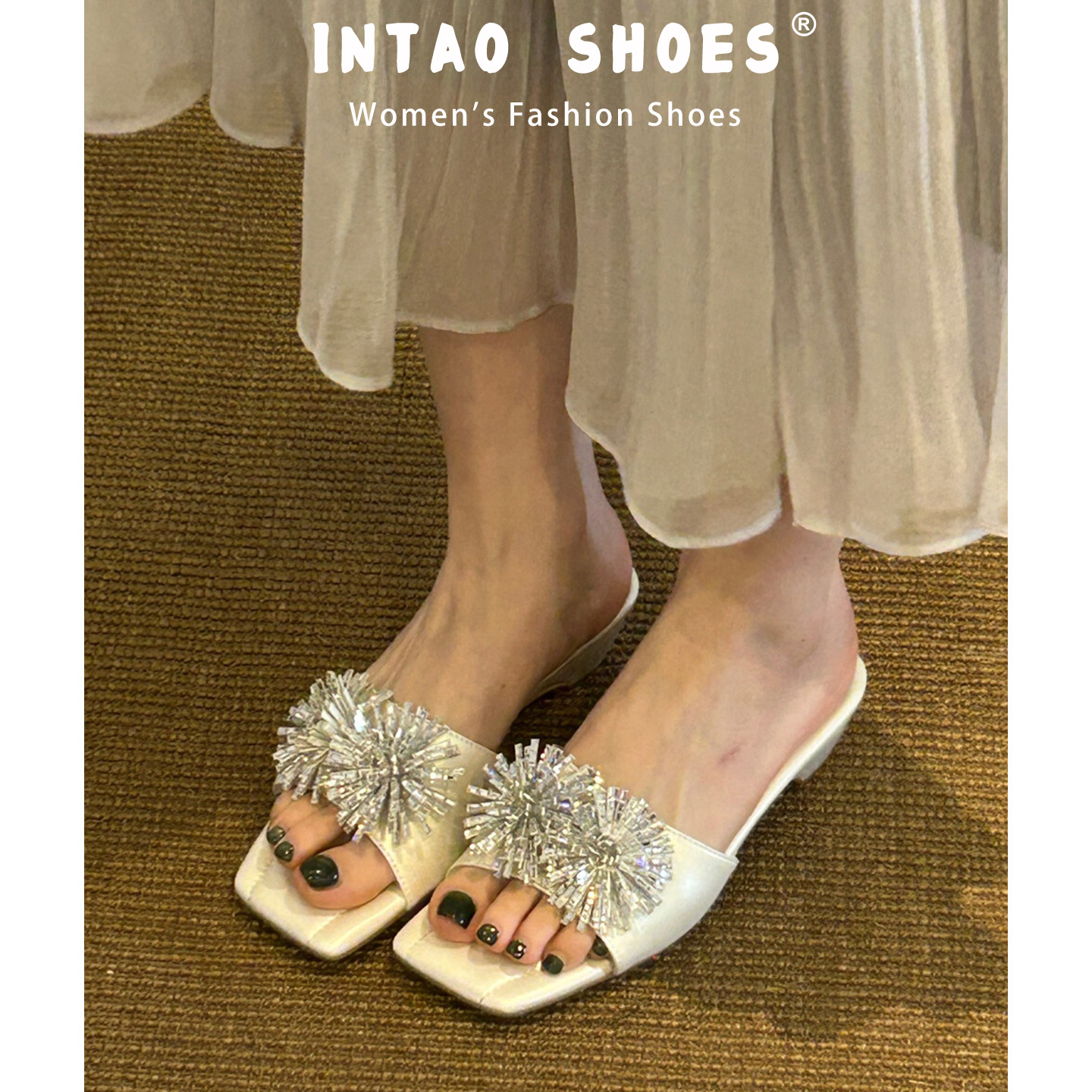 白色绝美水钻露趾拖鞋女夏外穿配裙子2026新款一脚蹬方头高跟凉鞋