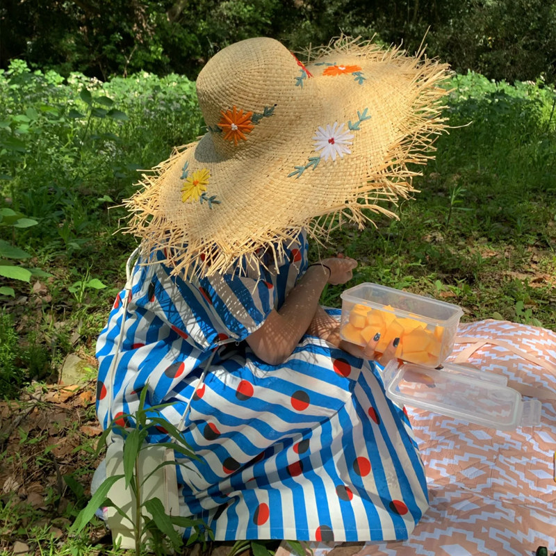 原创草编手工刺绣花卉拉菲草帽女