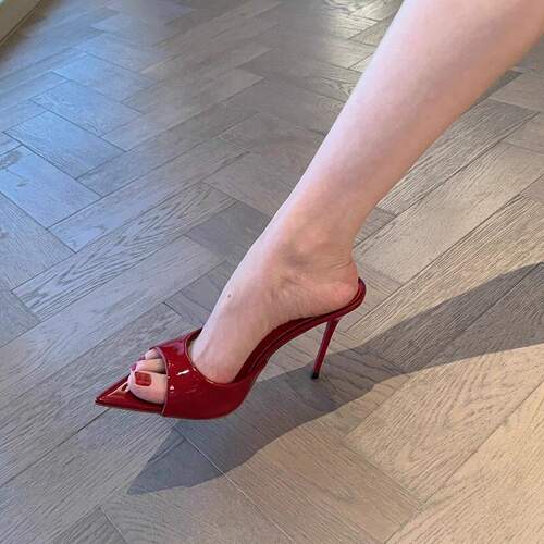 Camera Knock高跟凉拖鞋女新款细跟尖头一字拖不累脚红色高跟鞋女
