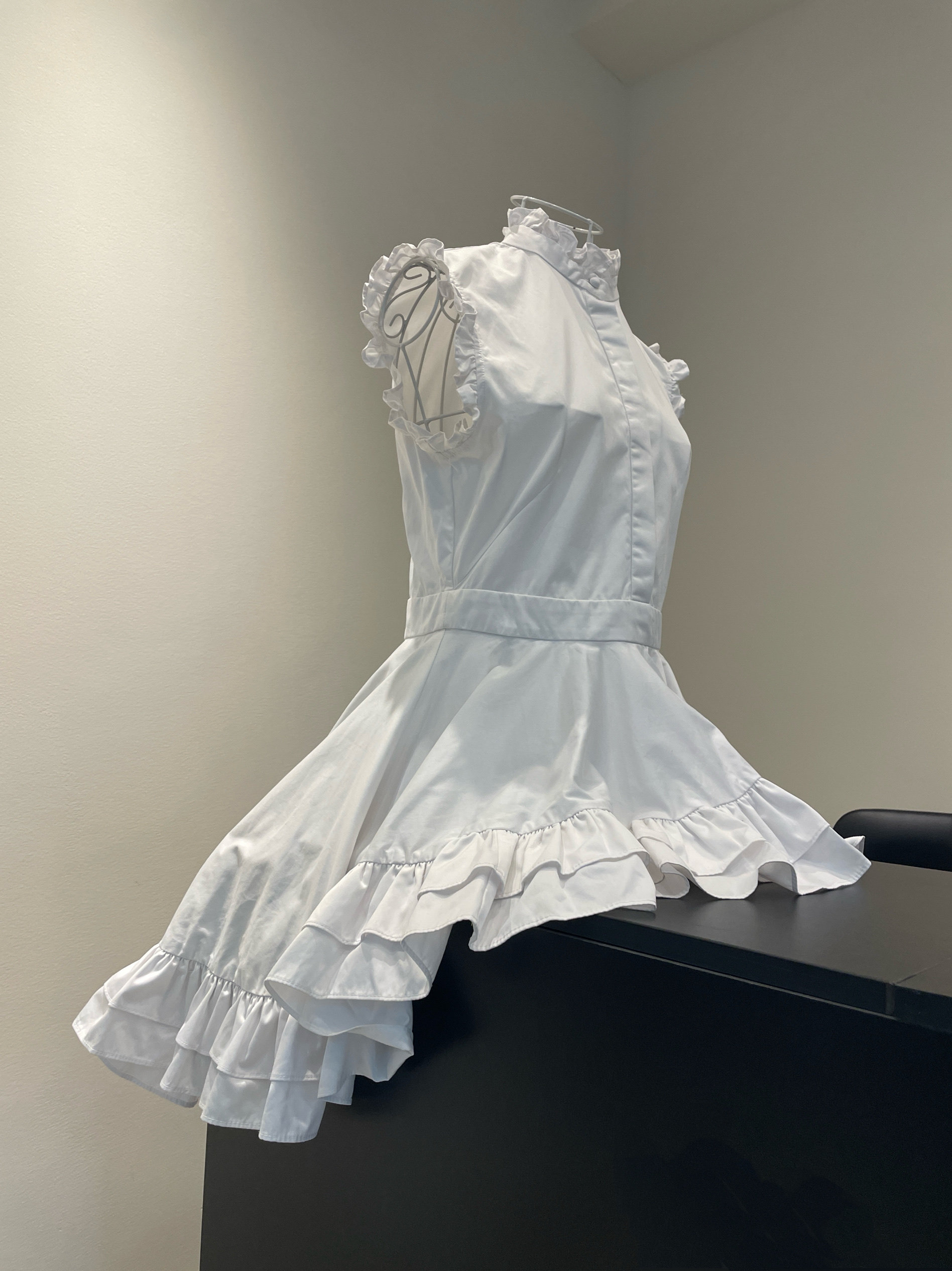店内实拍！孤品 轻奢小白裙 前短后长礼服纯棉款
